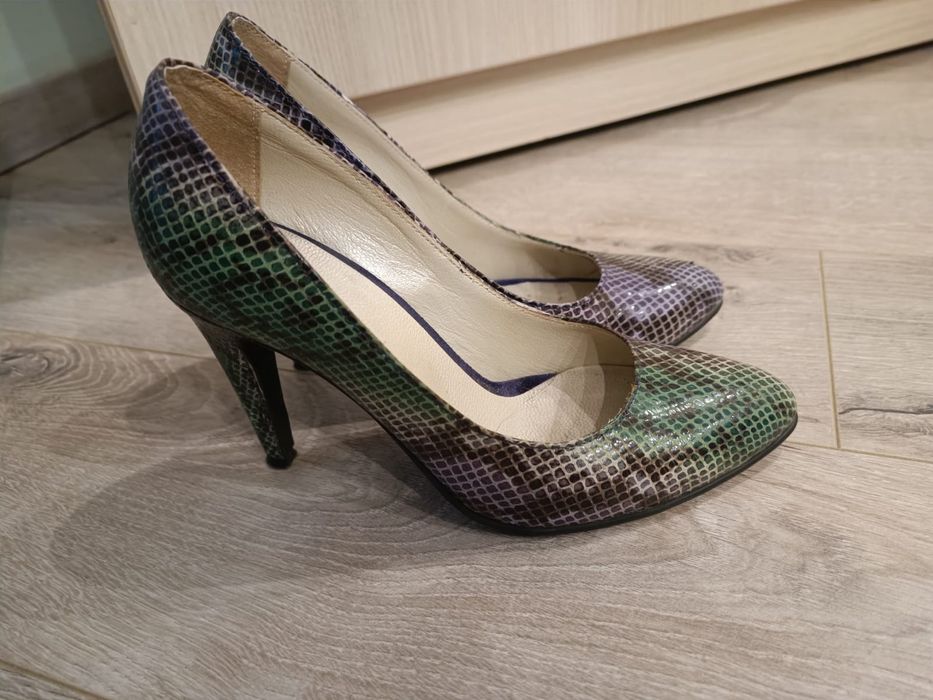 Pantofi din piele lacuita marimea 37