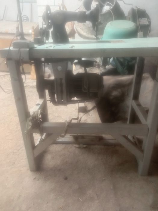 Промышленная швейная машинка