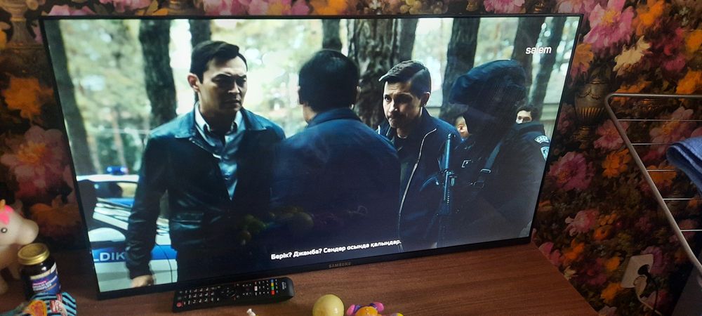 Телевизор большой со смартом