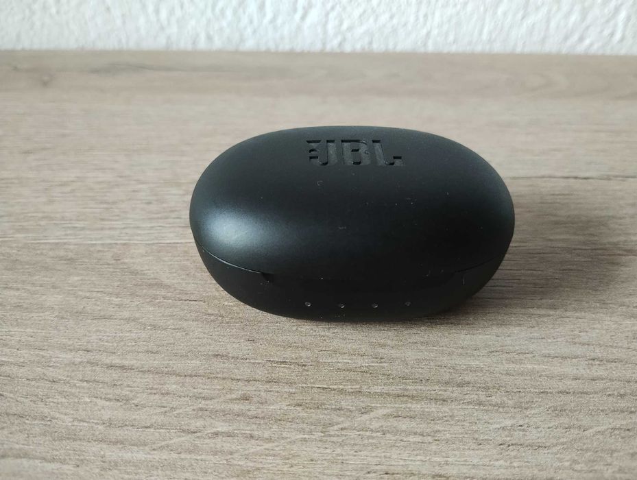 JBL Free 2 само зарядна кутия
