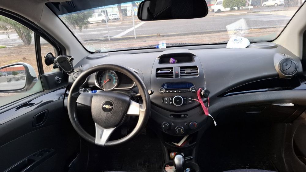 Chevrolet Spark 1.25 sotiladi.