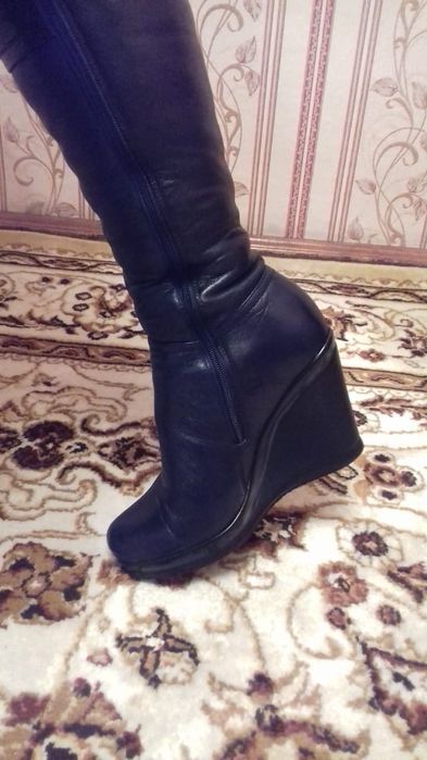 Продам зимние сапоги