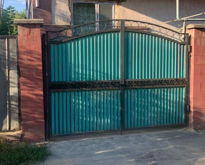 Продам ворота б/у два комлекта
