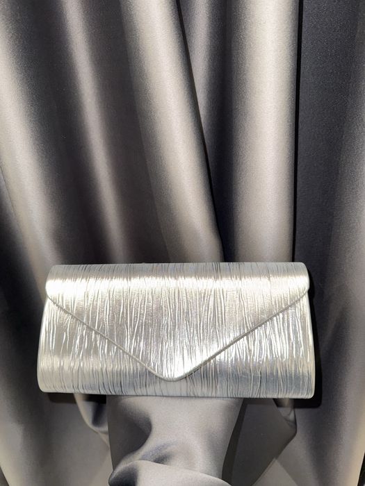 Елегантен сребърен клъч - нов