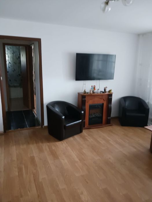 Inchiriez apartament