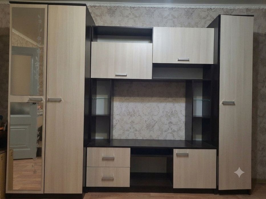 Продам шкаф для гостиной