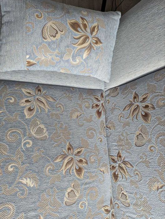 Продам диван в хорошем состоянии