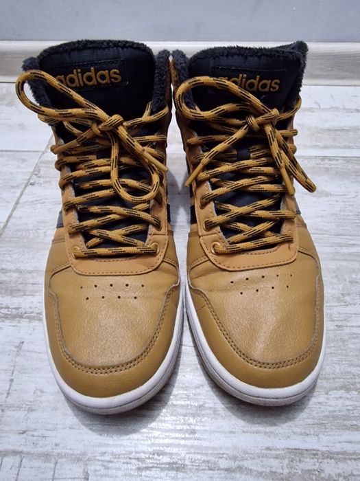 Vând adidași Adidas