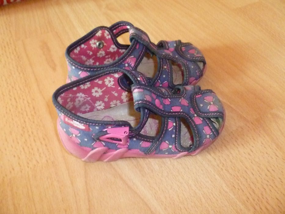 23-26н Много детски обувки, сандали, кецки, маратонки, пантофки