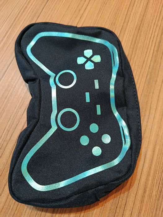 Husa noua H&M pentru maneta Xbox PlayStation penar copii