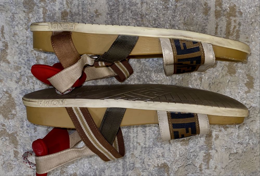 Оригинальные сандалии Fendi FF Logo