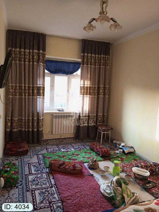 sharq 1 16 maktab tomonda  4 xonalik uy sotiladi №4034