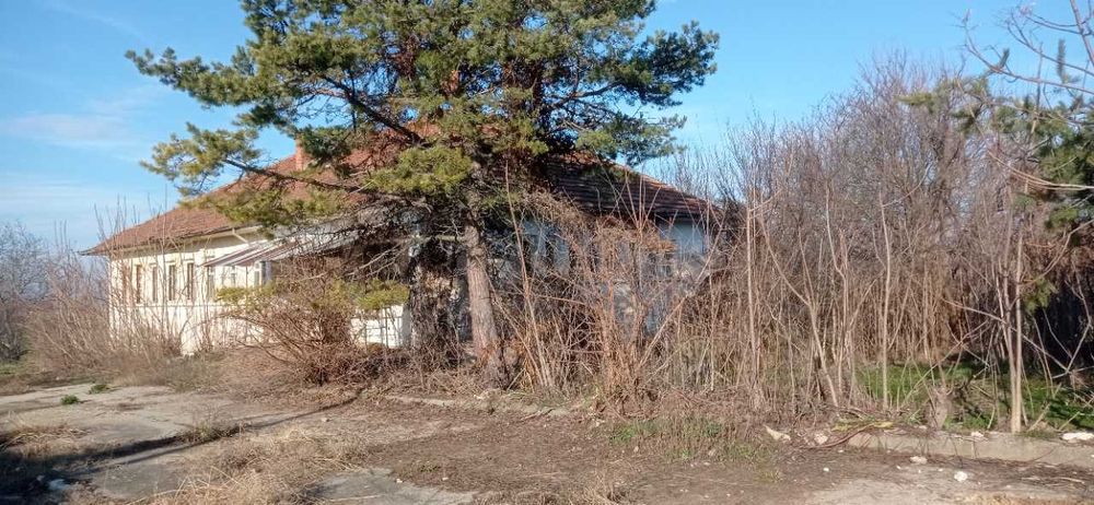 Фурна 350 м2 и 1500 м2 земя