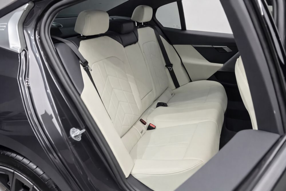 BMW 520i (G60) 5 series 2025 год