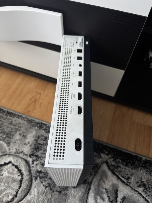 XBOX ONE S 500GB SSD 2 CONTROLLERE