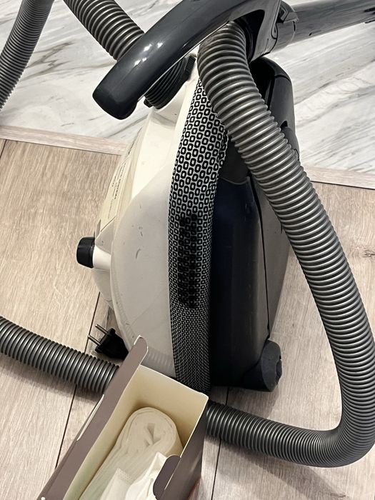 Продам пылесос BORK