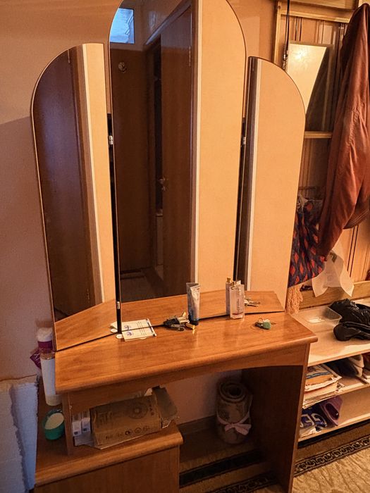 Трюмо с зеркалами