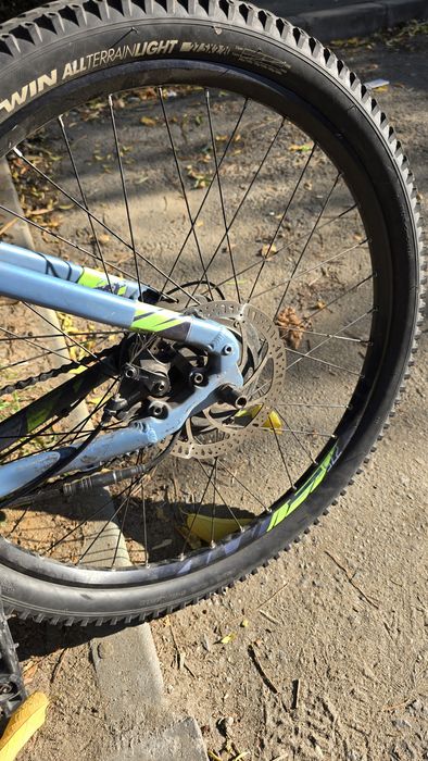Bicicleta electrica B twin st100