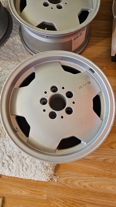 BRABUS 18 ЕТ35  //  AMG MONOBLOCK 16 - 2 бр. // Бъбреци СПОРТ Пакет 16