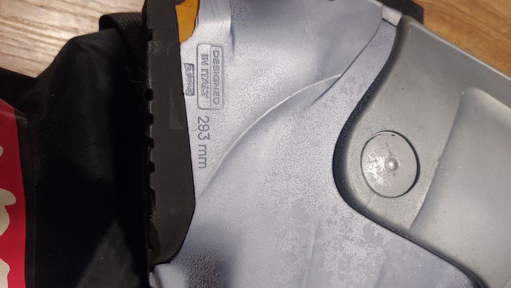 Продам горнолыжный комплект