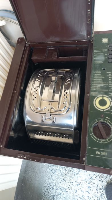 Продавам автоматична пералня.