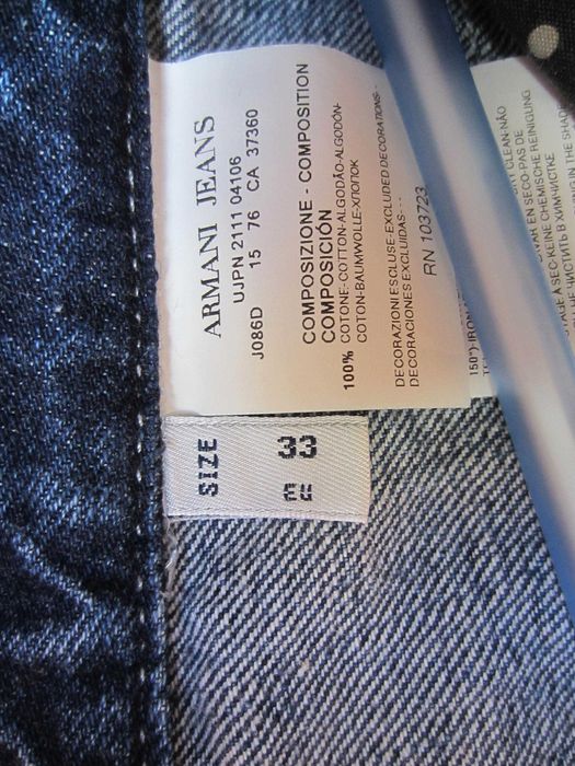 Blugi Armani W33 L32,Talie=86cm,Lung=106cm,drepti, 100%Bumbac, ca noi