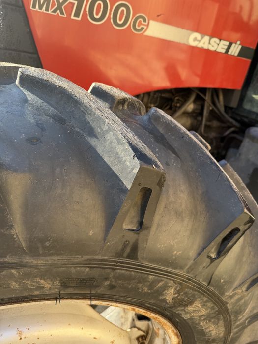 Vand Case MX 100c 100cp +mig Kunh 1800kg +met Kuhn 18 hidraulic 21000E