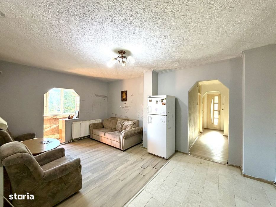 Apartament 3 camere 70 mp etaj 1 cartier Brădet izolat termic interior