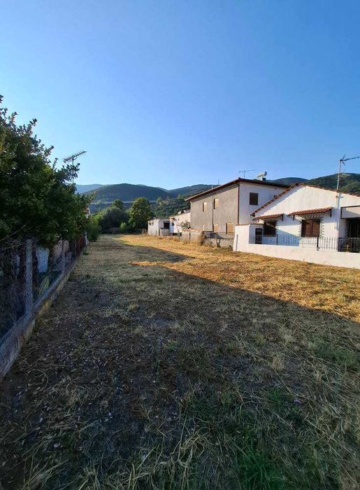 Продава се парцел с площ 1040 м2 в Аспровалта, Гърция