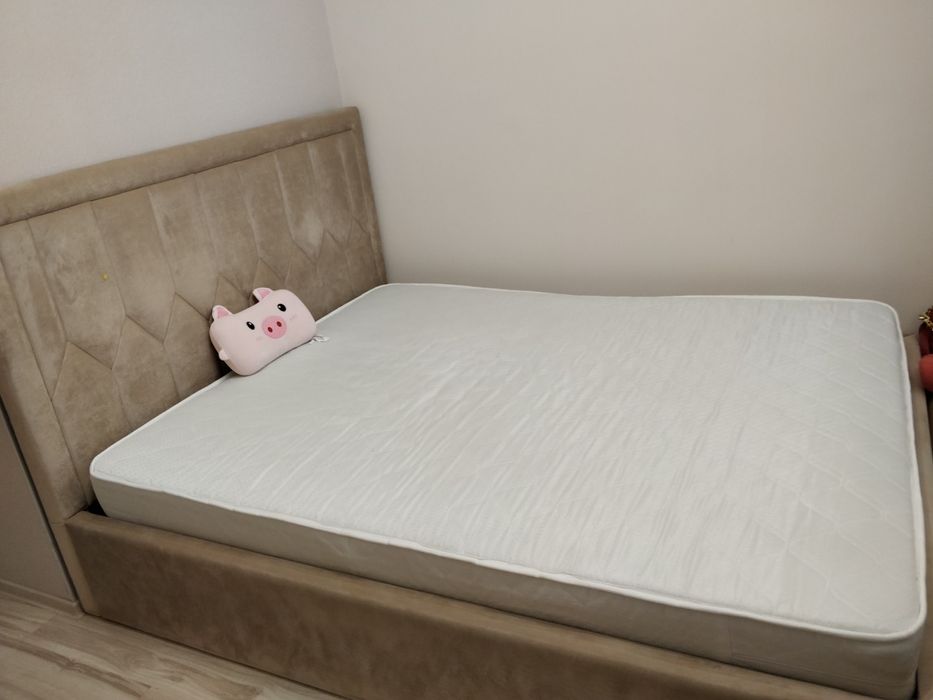 Двухспальная кровать