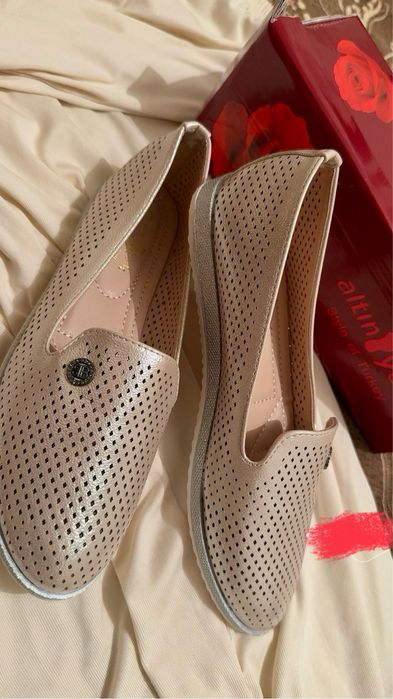 Әдемі жай табан аяқкиім (балектка)