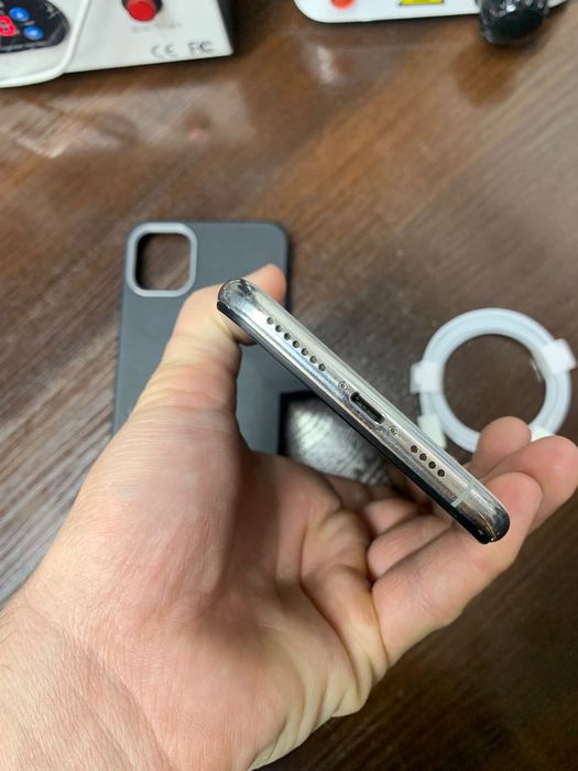 Айфон 11 про Макс в хорошем состоянии