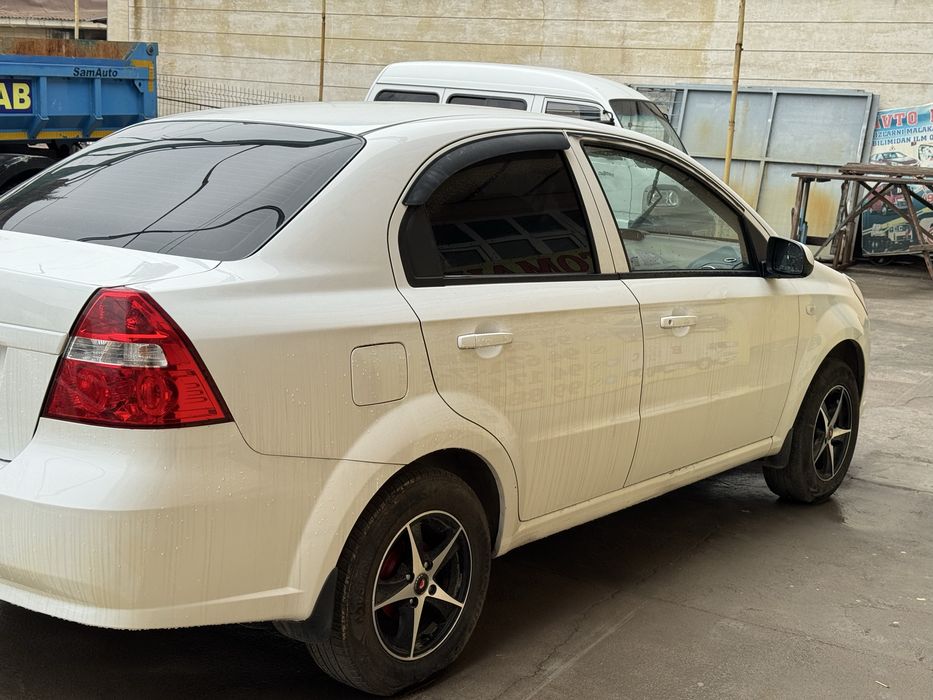 Продая нексия 3 в хорошем состояния