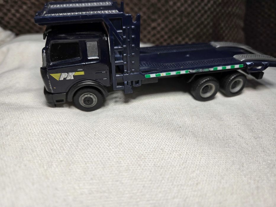 Лот камиони , колички и мотор