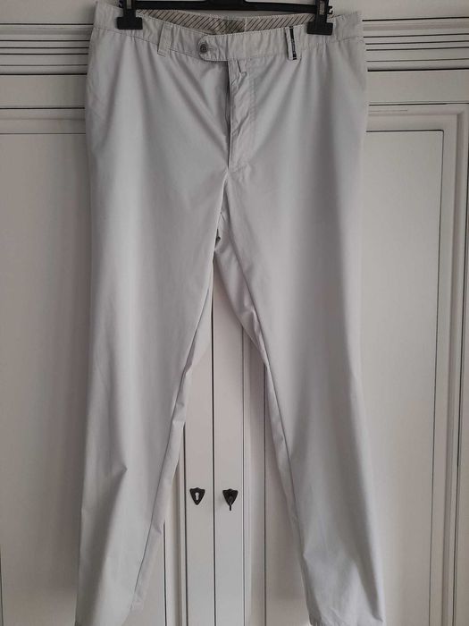 Vand pantaloni de Secuiana, crem, in stare f buna