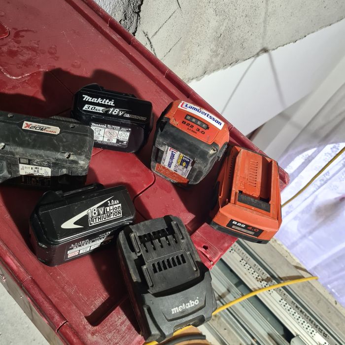Baterii acumulatori makita hilti ,parkside și metabo defecți