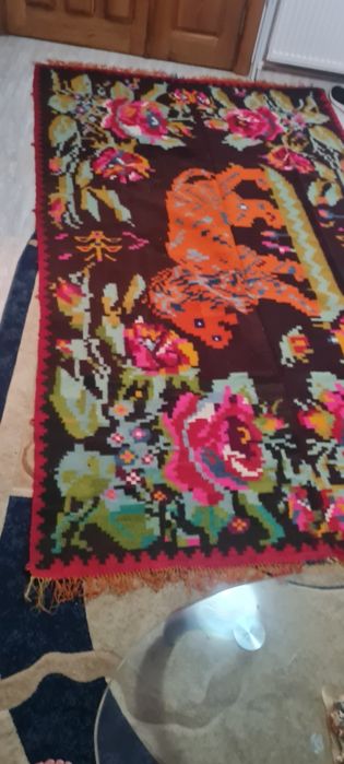 Chilim(covor) nefolosit tesut manual