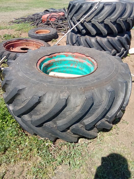 Продам баллоны колёса на комбайн Енисей Нива