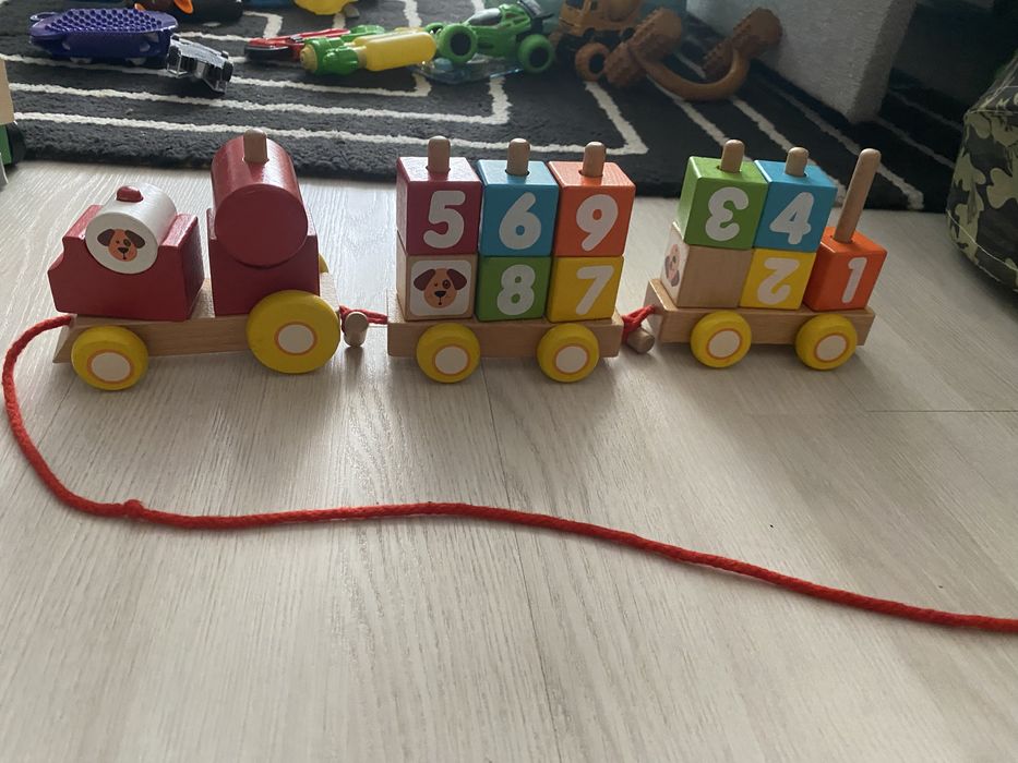 Trenulet din lemn cu cifre