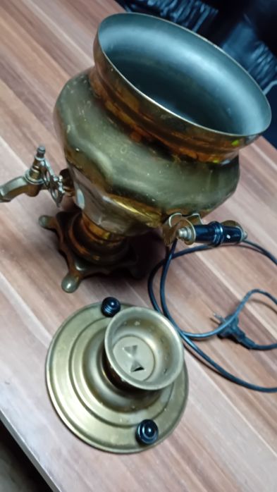 Месингов  руски  самовар