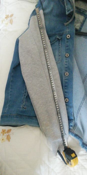 Куртка джинсовая . Подростковая. 7-8 класс