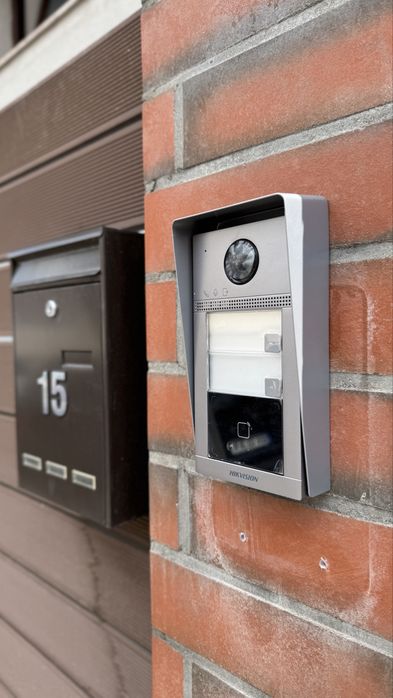 Sisteme Securitate – Camere, Alarme, Videointerfoane & Control Acces