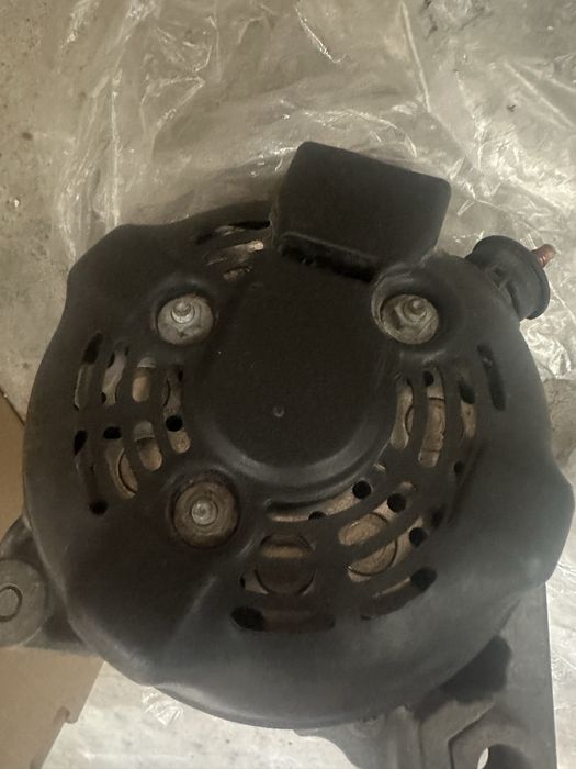 Продам генератор на Камри 40