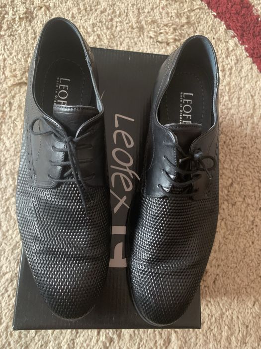 Vând panntofi barbati marimea 42
