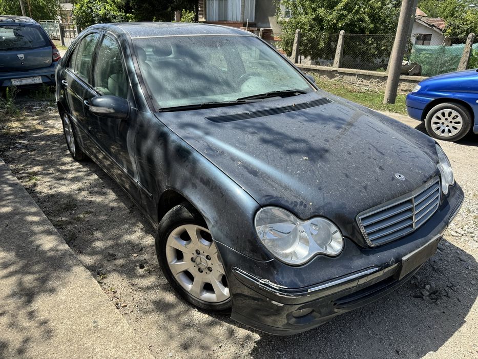 Продавам w203 на части