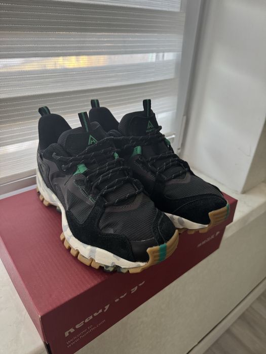 Кроссовки HUMTTO 39размер