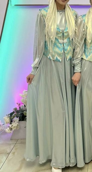 Сатылады,койлек пен кажекей бирге.