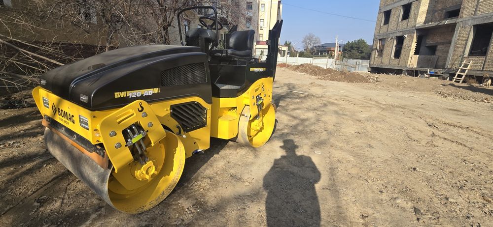 Продаётся каток bomag 120 ad
