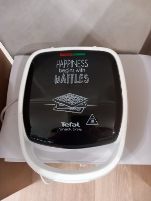 Гофретник Tefal 700 W