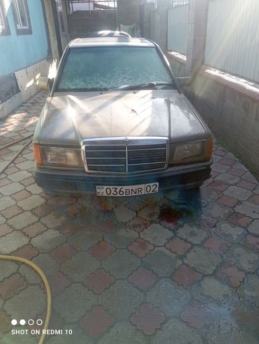 Мерседес на ходу кости целые